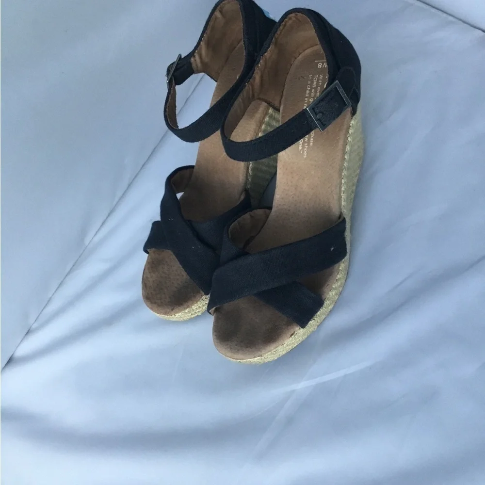 Toms‎ BLACK WEDGE SIZE 8